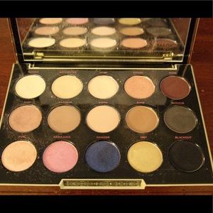 Urban Decay Gwen Stefani eyeshadow palette